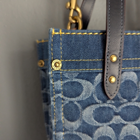Coach mini denim field tote CA580 Signature denim and refined calf leather. - Picture 3 of 11